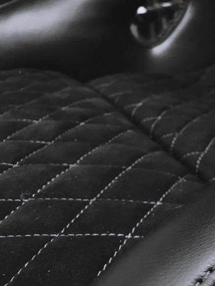 Nahaufnahme Schalensitz Nahaufnahme Schalensitz 1/3